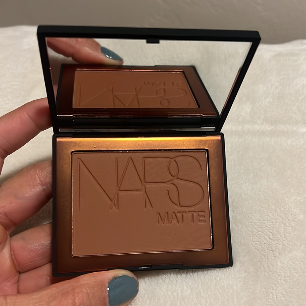 NARS Matte Bronzing Powder-Samoa Matte - Picture 7 of 7